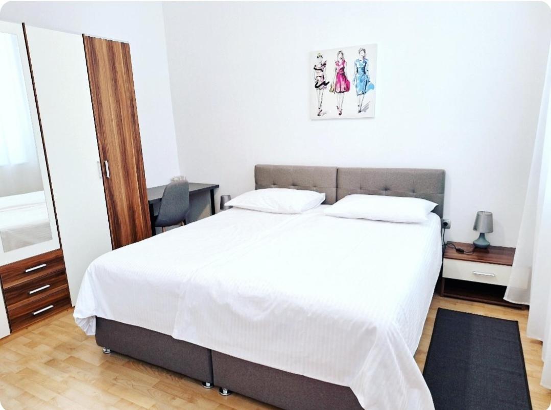 Apartment Ory 2 Between The Beach And City Center พูลา ภายนอก รูปภาพ